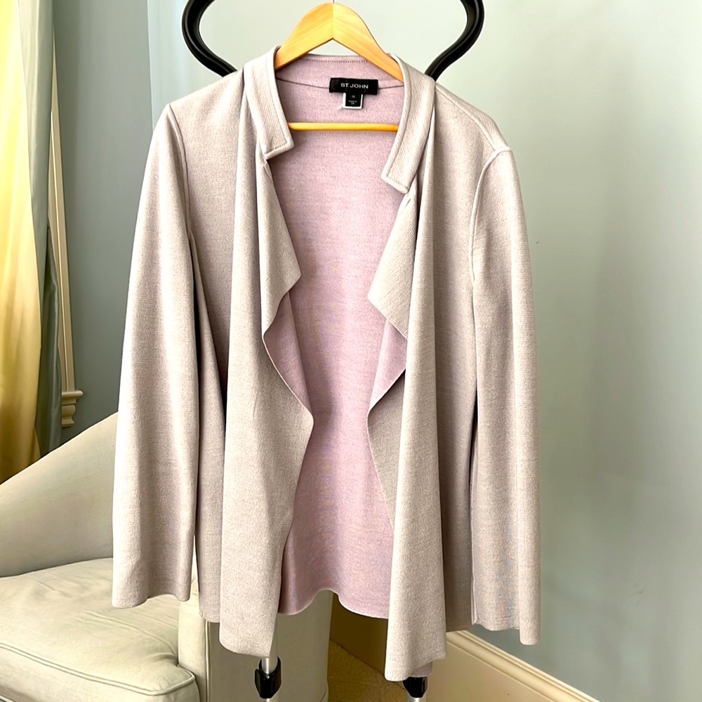Gorgeous St. John jacket in silvery gray and subtle lavender